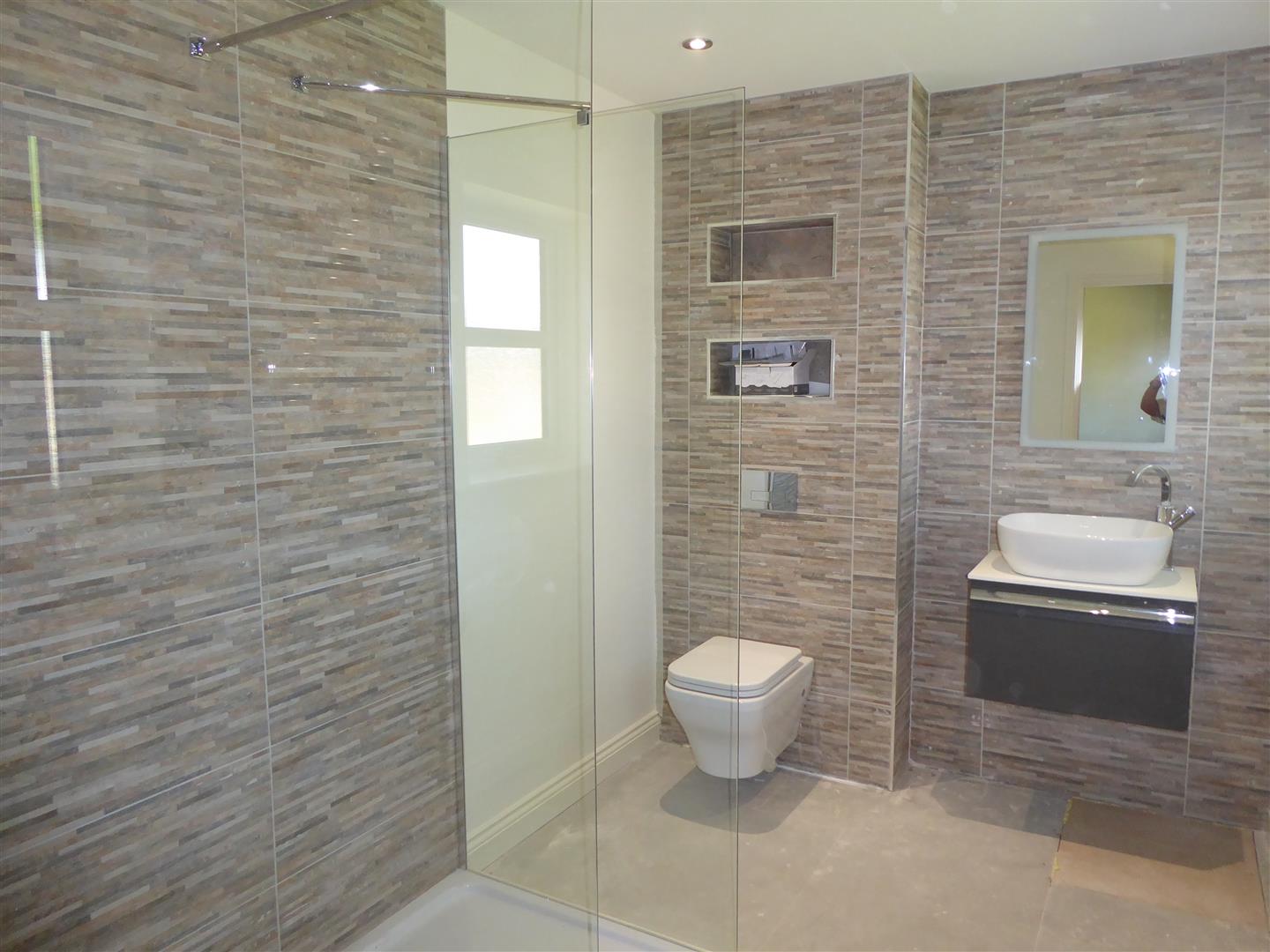 SAMPLE EN SUITE